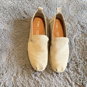 TOMS Women's Beige Slip-On Loafers NWOT